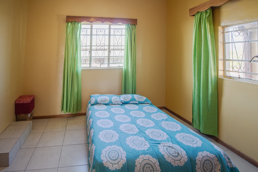 4 Bedroom Property for Sale in Lemoendraai Northern Cape